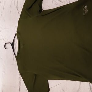 Mountain Hardware green athletic t